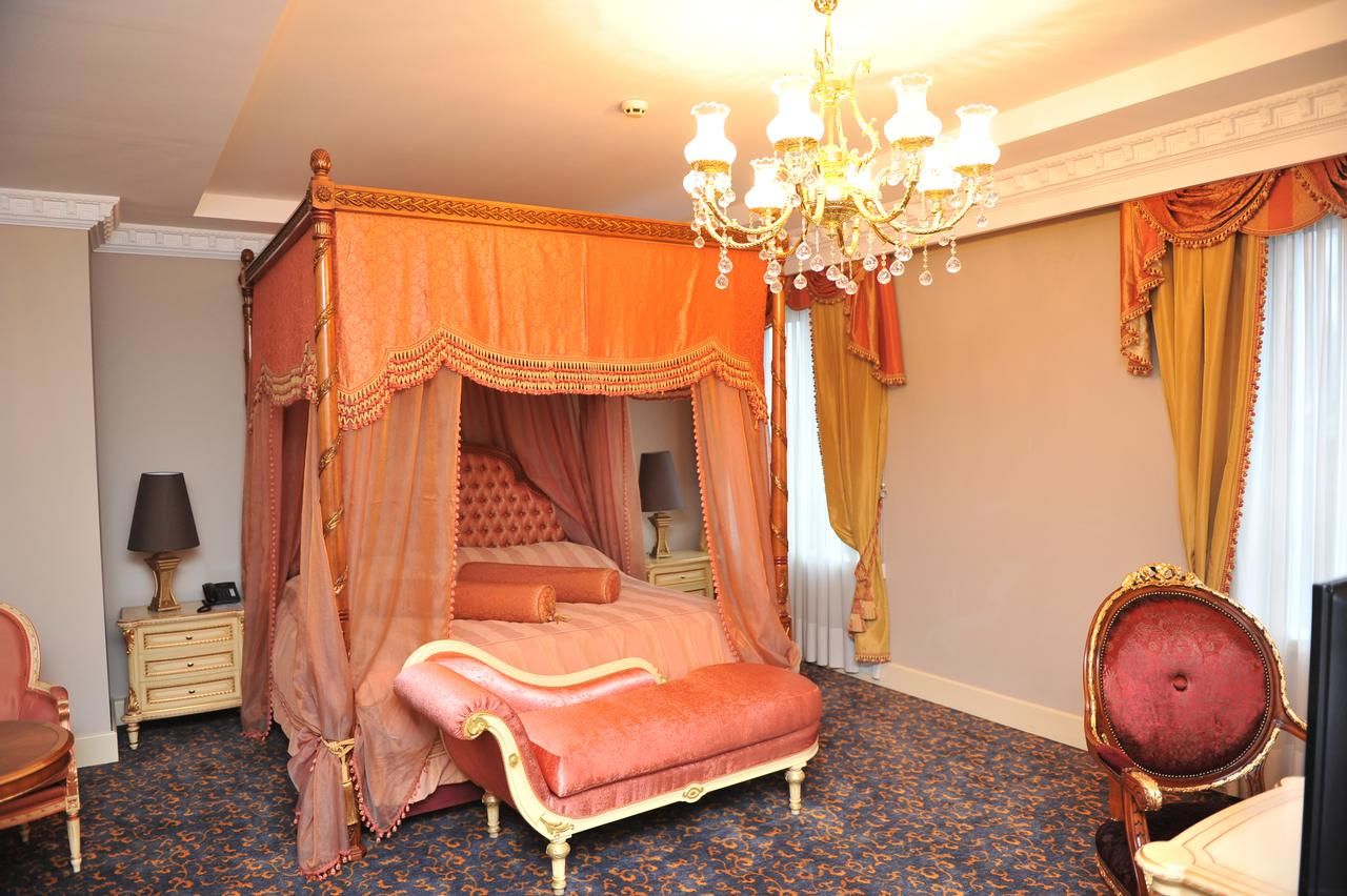 Отель Intourist Palace Batumi Hotel & Casino Батуми