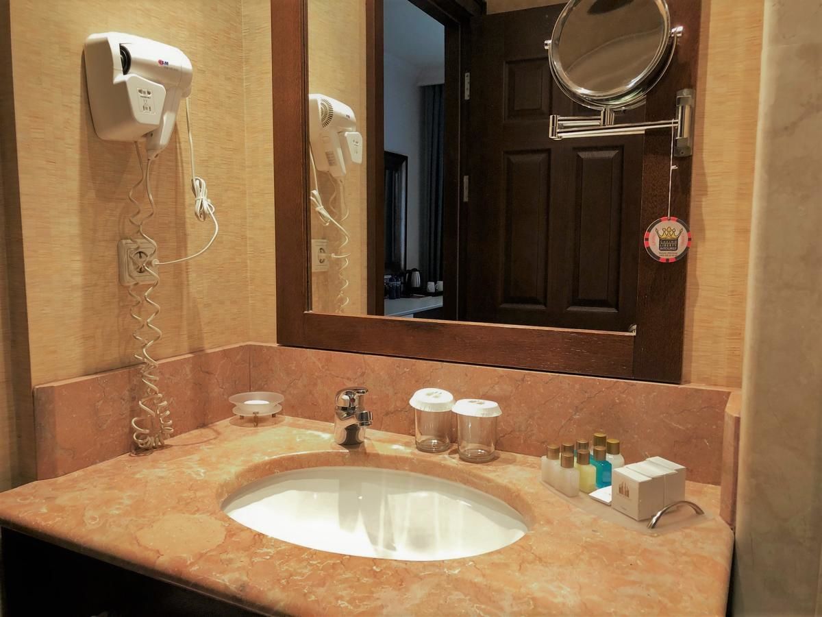 Отель Intourist Palace Batumi Hotel & Casino Батуми