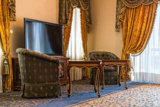 Отель Intourist Palace Batumi Hotel & Casino Батуми Номер «Премьер Люкс»-3