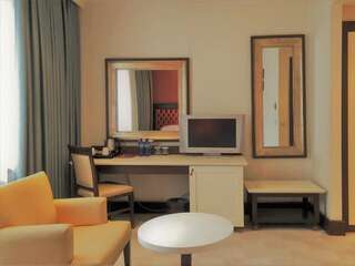 Отель Intourist Palace Batumi Hotel & Casino Батуми Номер эконом-класса на 1 этаже-9
